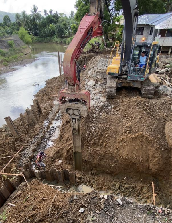 The Ultimate Pile Driving & Pulling Solution for Your Excavator